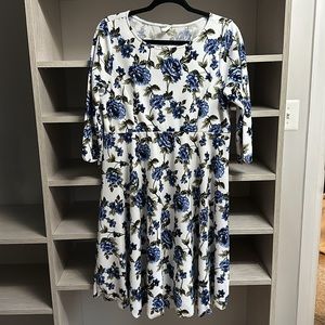 Pink Blush XL Blue floral maternity dress. Long sleeves.